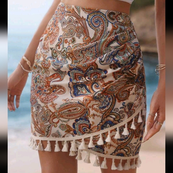 Ladies' Paisley Print Fringed Skirt - Picture 3 of 4